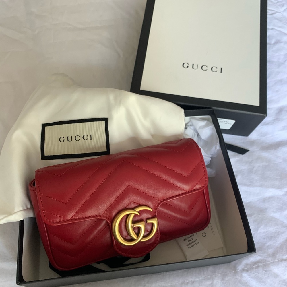 AUTHENTIC Gucci Marmont Super Mini